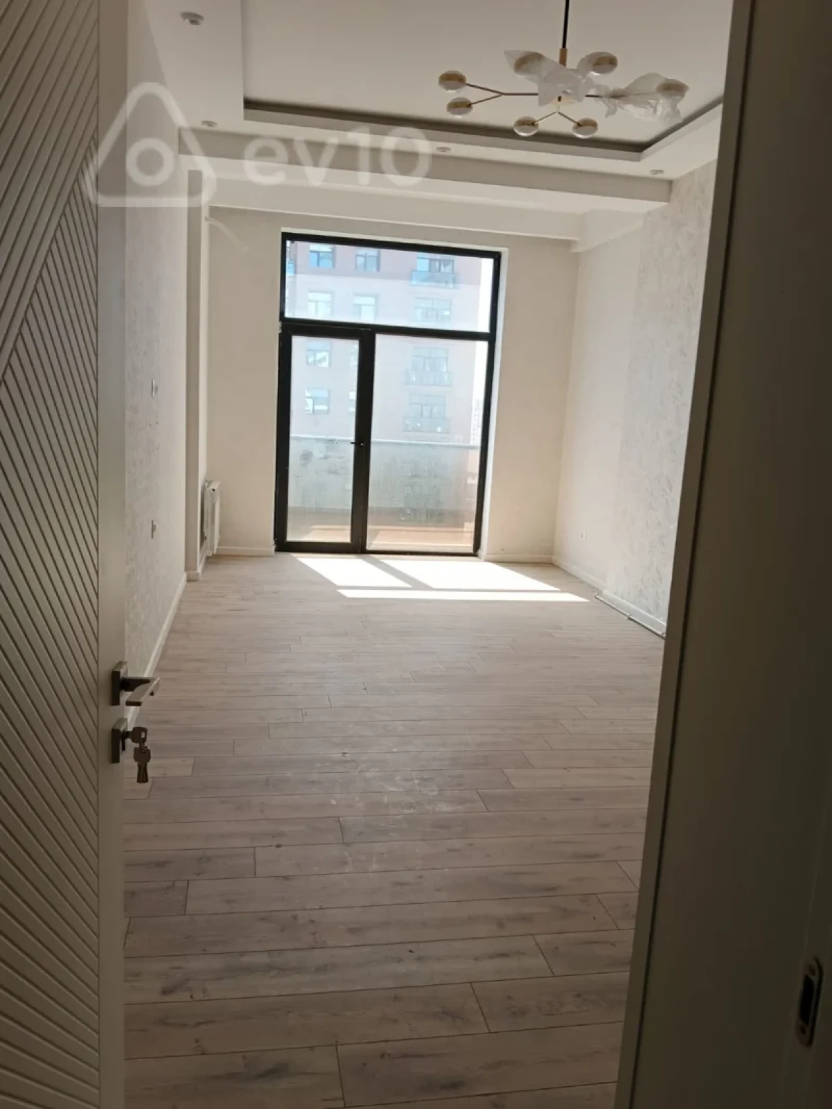 Satılır 3 otaqlı yeni tikili 90 m²