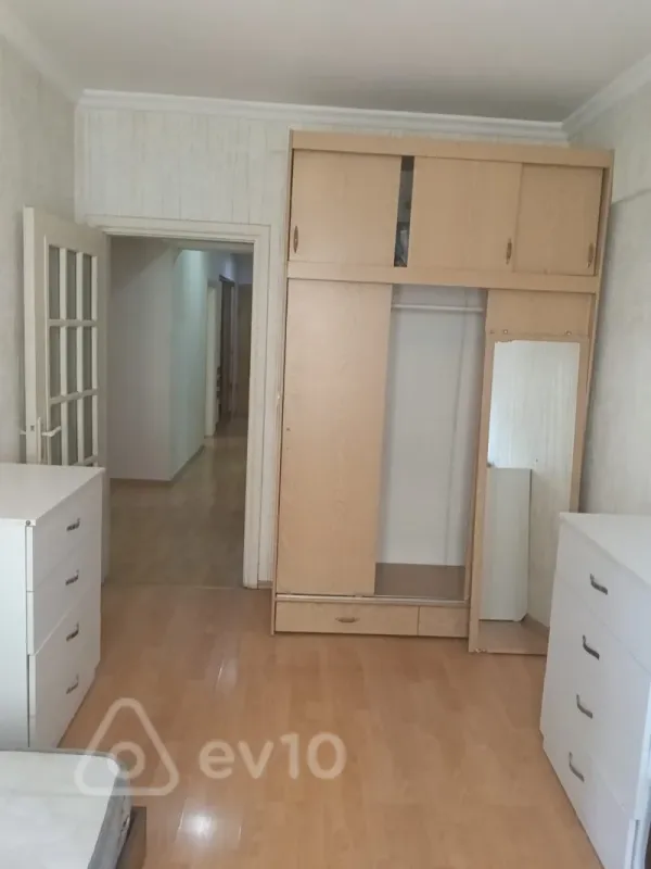 Satılır 3 otaqlı yeni tikili 90 m²