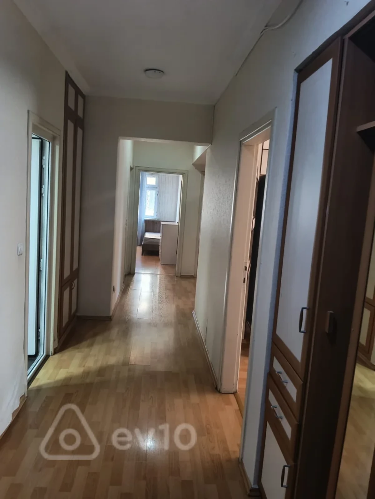 Satılır 3 otaqlı yeni tikili 90 m²