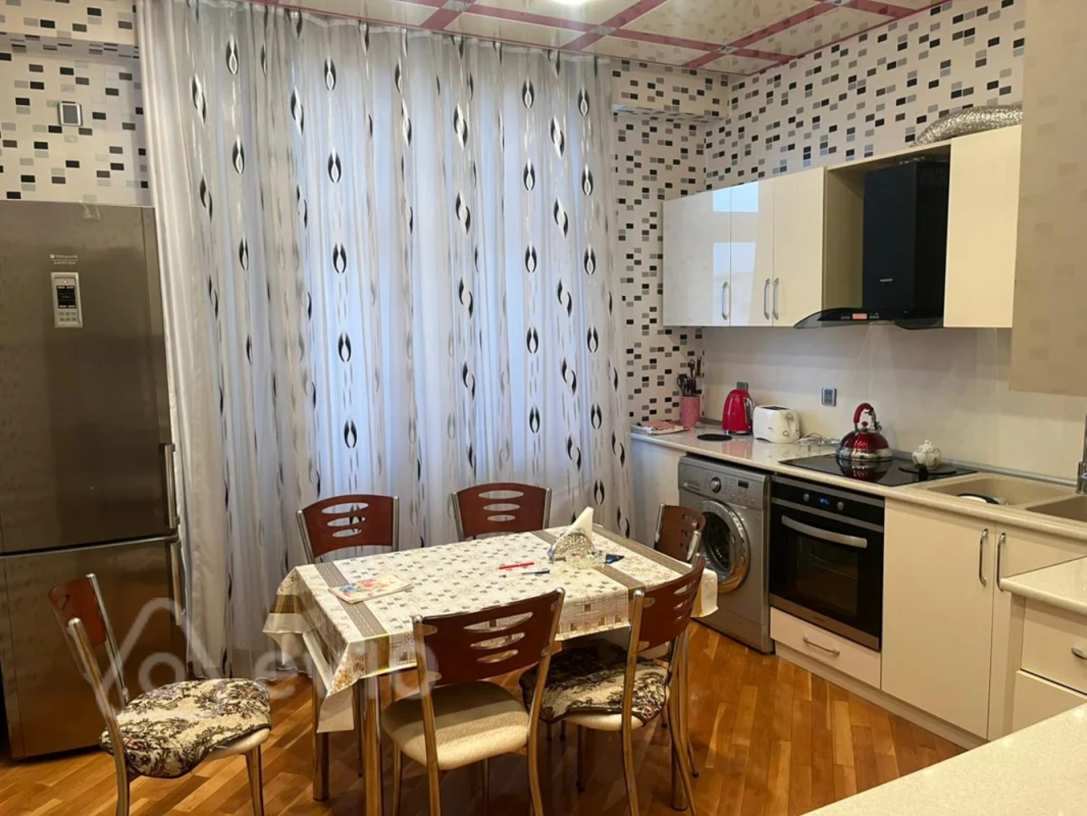 Kirayə verilir 2 otaqlı yeni tikili 80 m²