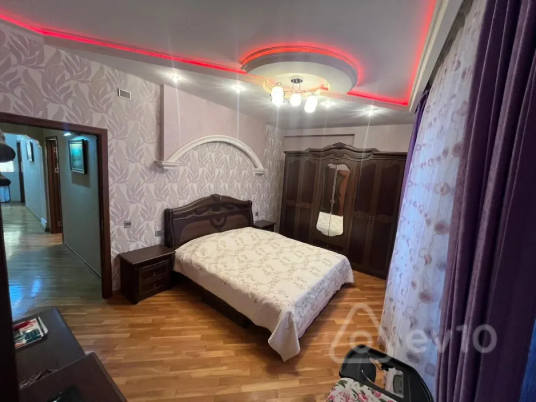 Kirayə verilir 2 otaqlı yeni tikili 80 m²