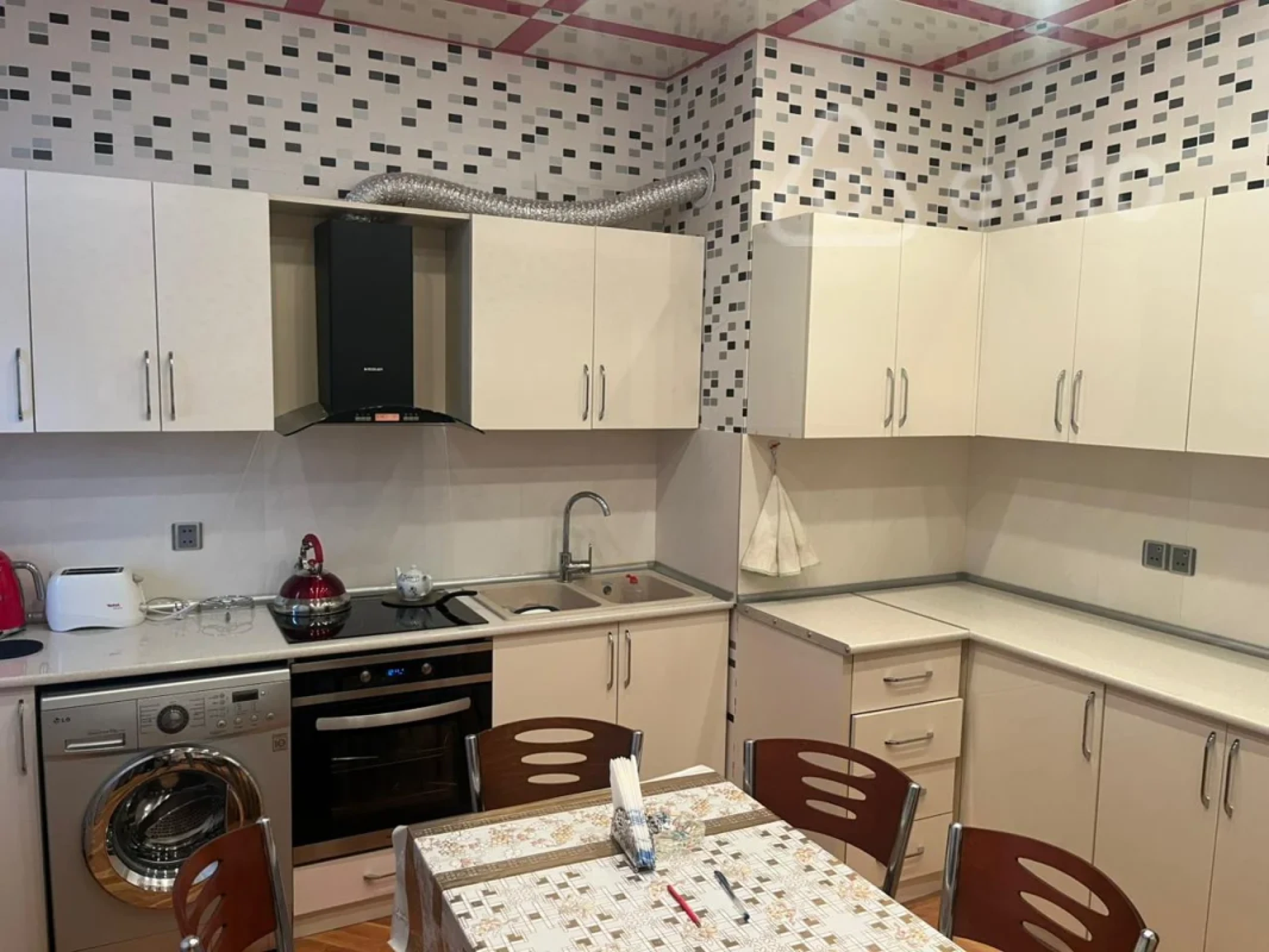 Kirayə verilir 2 otaqlı yeni tikili 80 m²