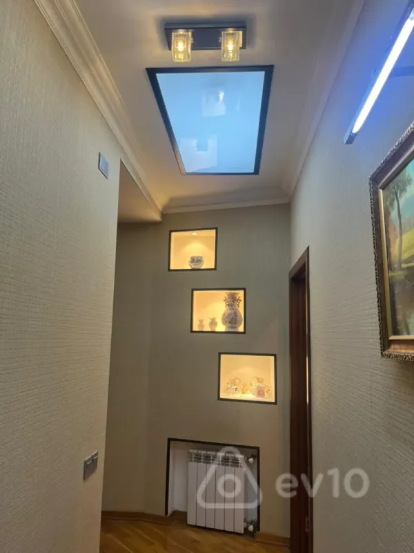 Kirayə verilir 2 otaqlı yeni tikili 80 m²