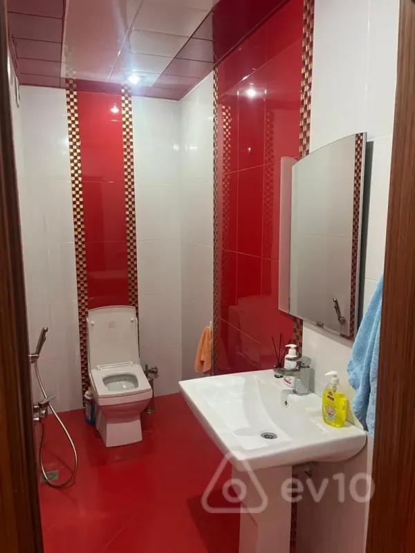 Kirayə verilir 2 otaqlı yeni tikili 80 m²