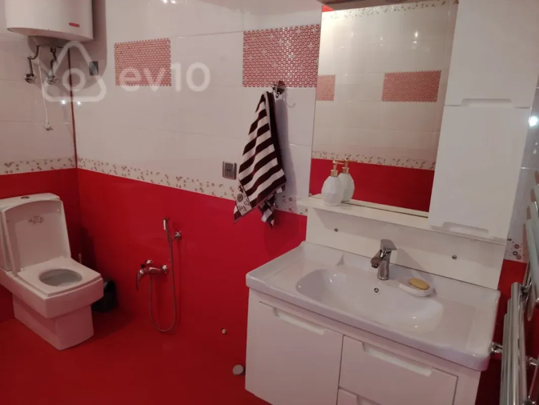 Satılır 4 otaqlı yeni tikili 190 m²