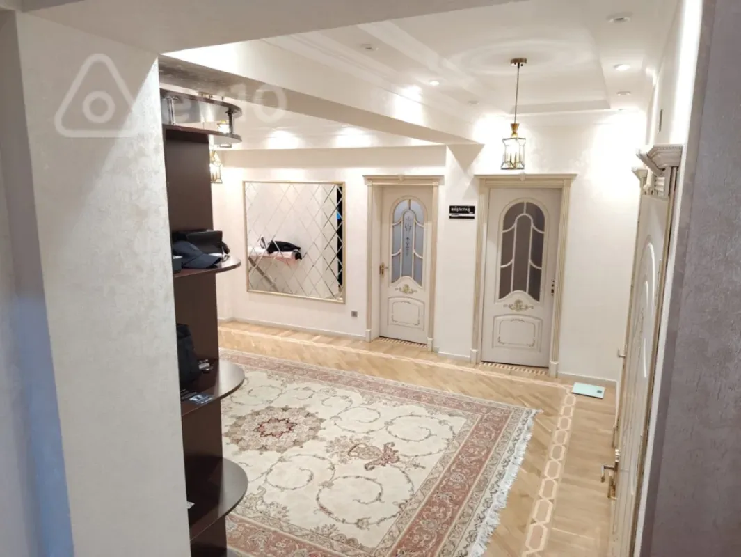 Satılır 4 otaqlı yeni tikili 190 m²