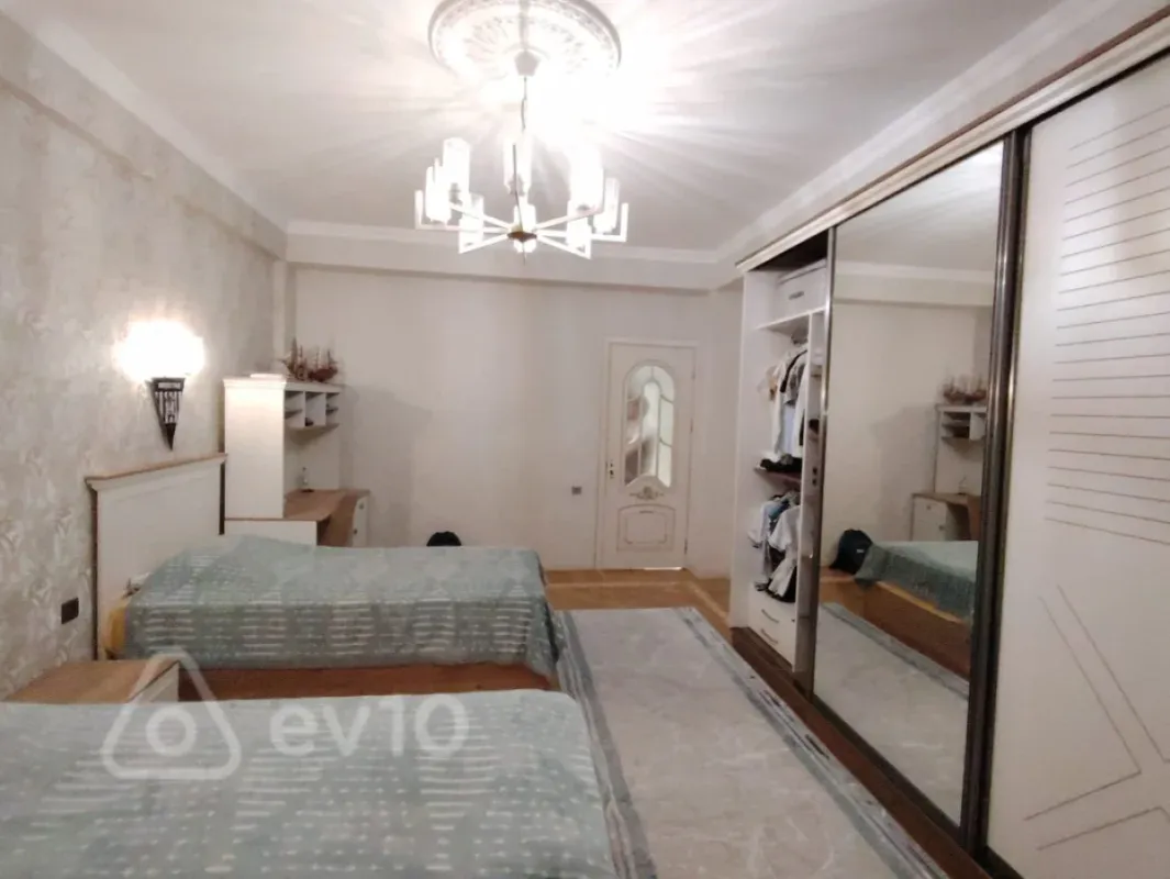 Satılır 4 otaqlı yeni tikili 190 m²