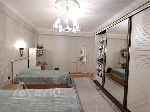 Satılır 4 otaqlı yeni tikili 190 m²