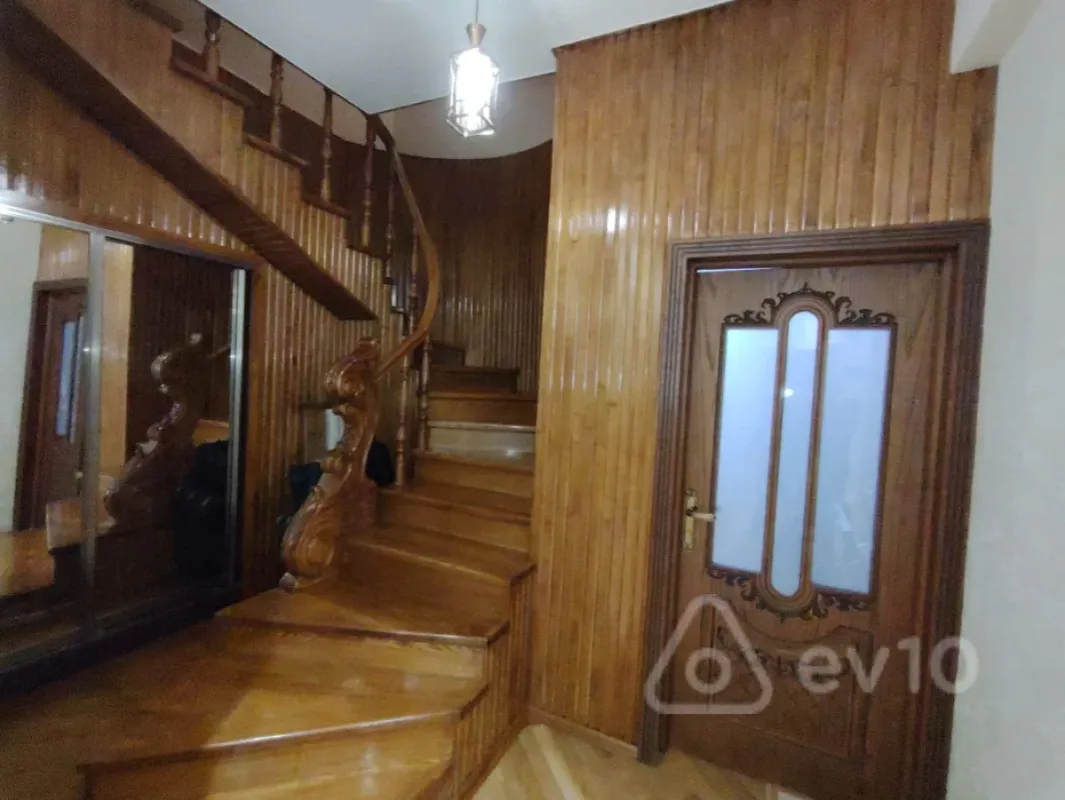 Satılır 4 otaqlı yeni tikili 190 m²