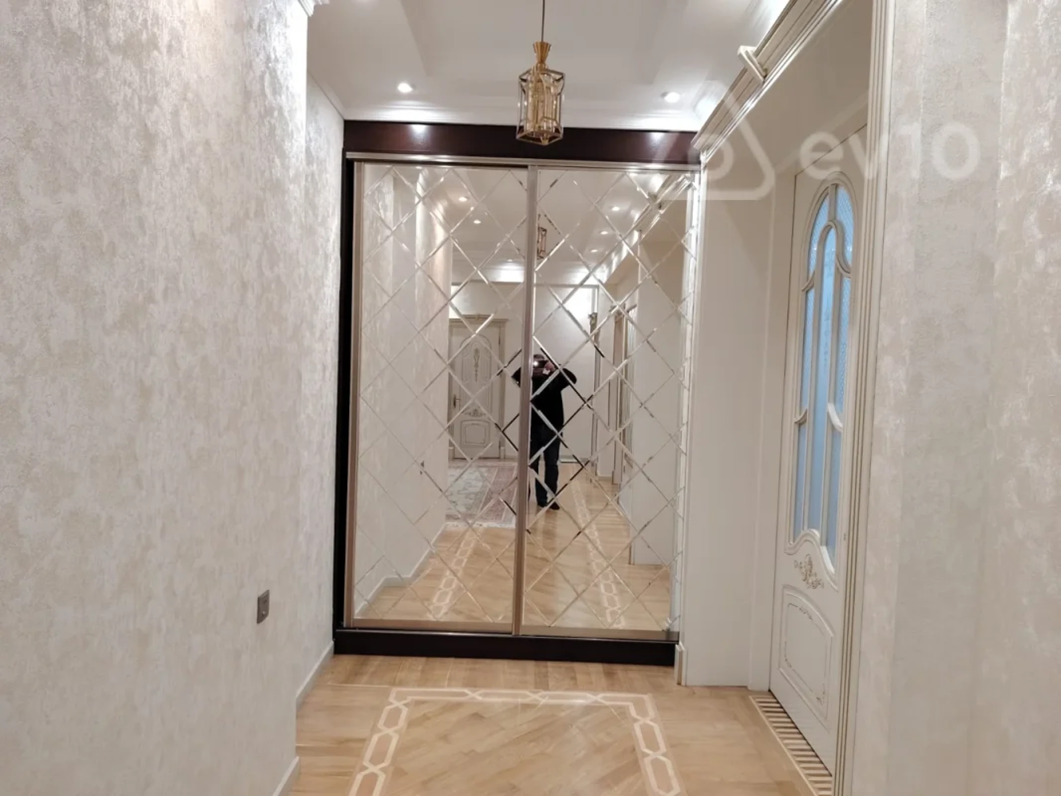 Satılır 4 otaqlı yeni tikili 190 m²
