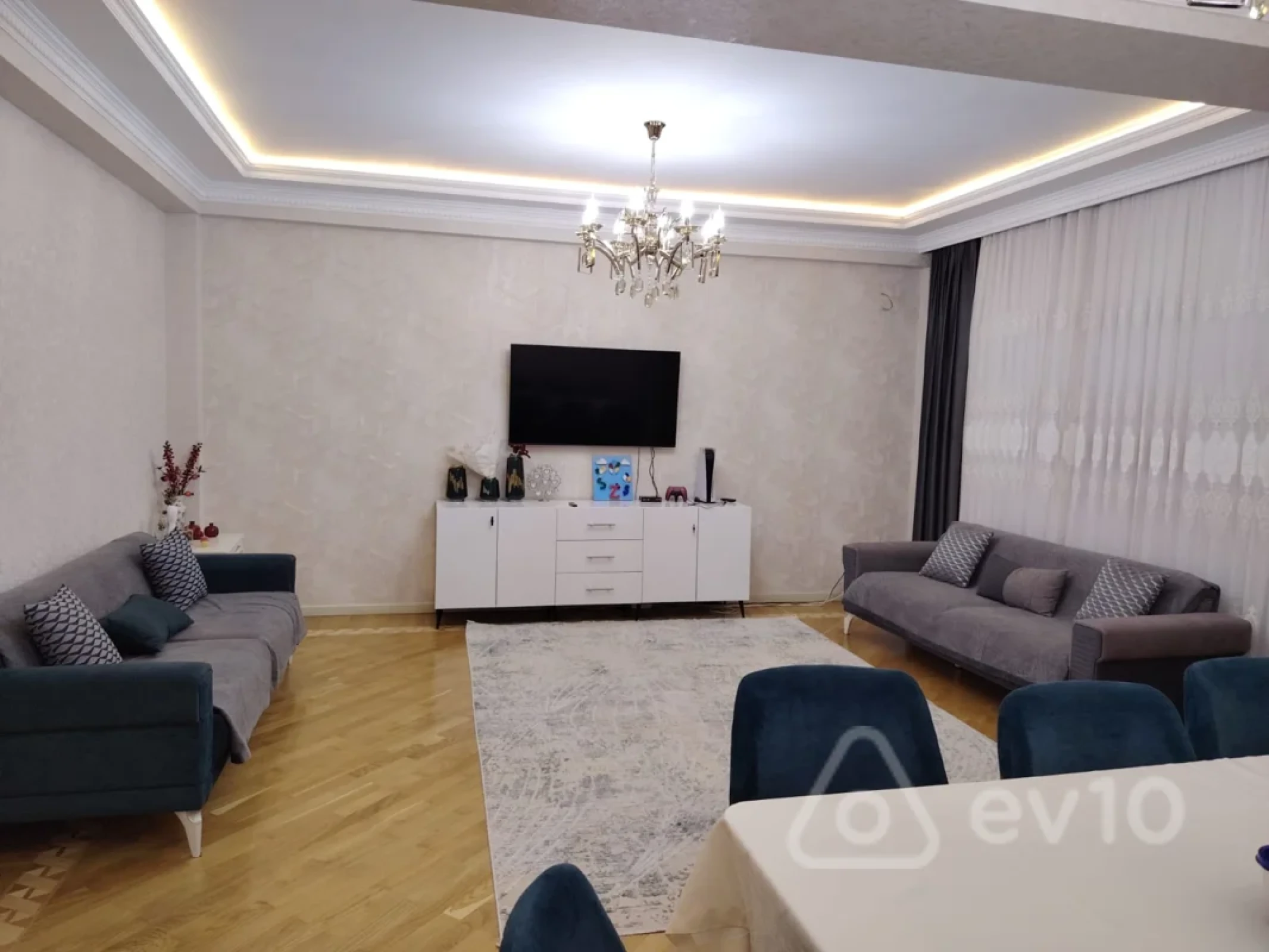 Satılır 4 otaqlı yeni tikili 190 m²