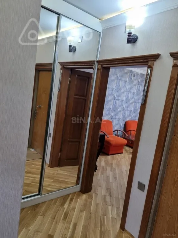Kirayə verilir 2 otaqlı köhnə tikili 65 m²