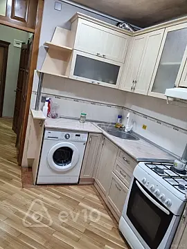 Kirayə verilir 2 otaqlı köhnə tikili 65 m²