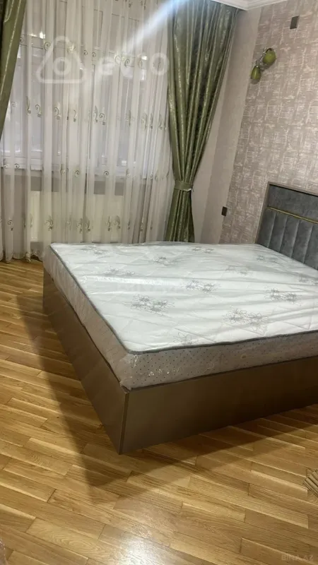 Kirayə verilir 2 otaqlı köhnə tikili 65 m²
