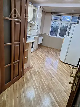 Kirayə verilir 2 otaqlı köhnə tikili 65 m²