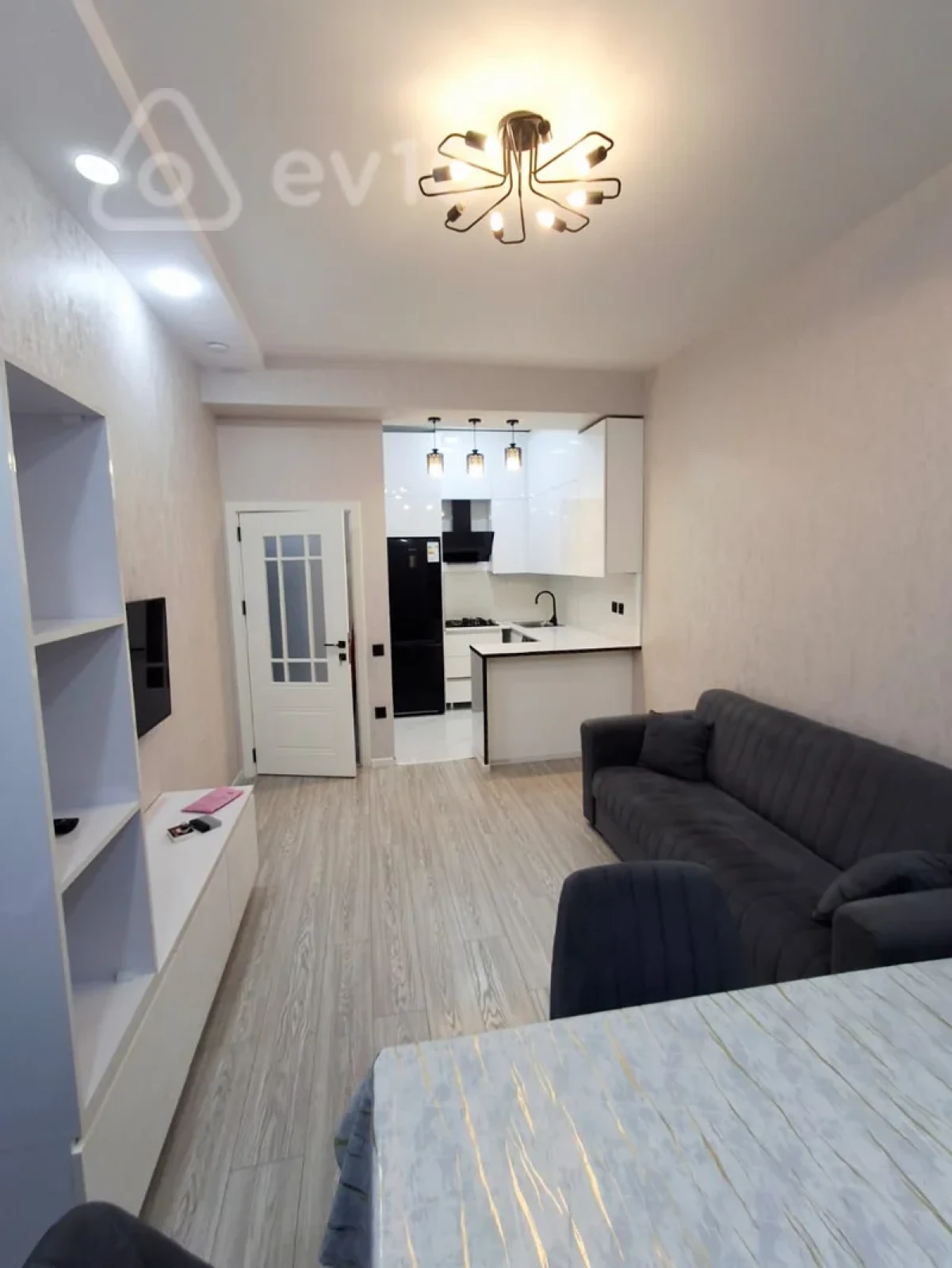 Kirayə verilir 2 otaqlı yeni tikili 57 m²