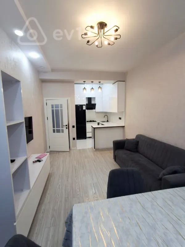 Kirayə verilir 2 otaqlı yeni tikili 57 m²
