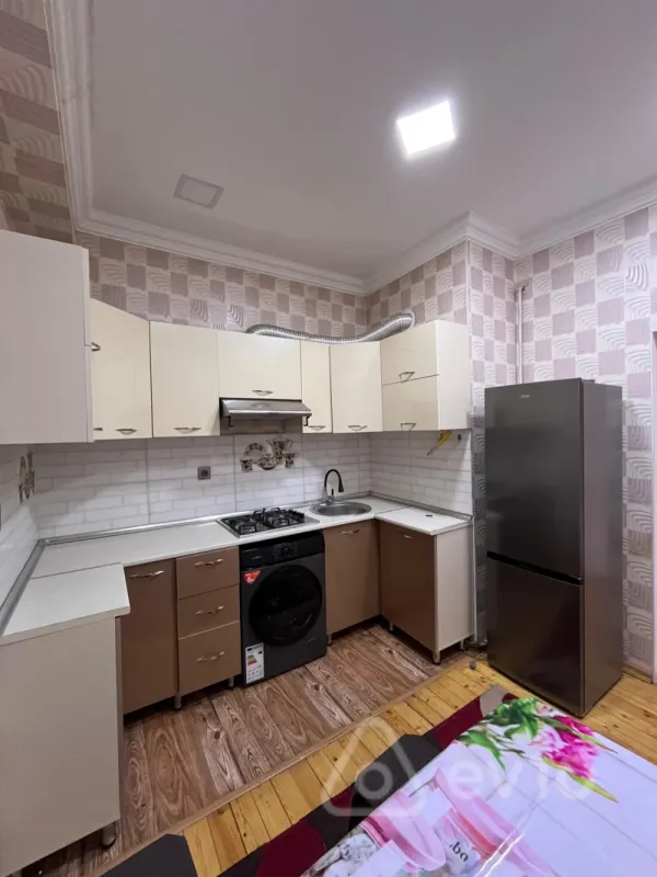 Kirayə verilir 2 otaqlı yeni tikili 60 m²