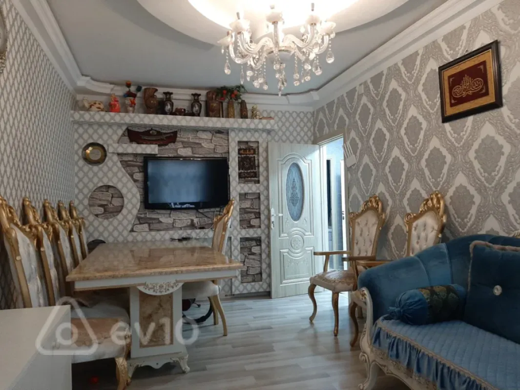 Satılır 2 otaqlı köhnə tikili 55 m²