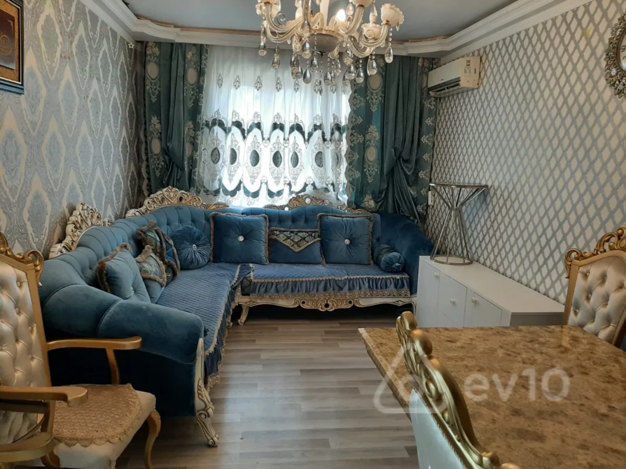 Satılır 2 otaqlı köhnə tikili 55 m²
