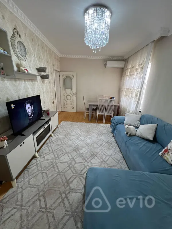 Satılır 2 otaqlı köhnə tikili 45 m²