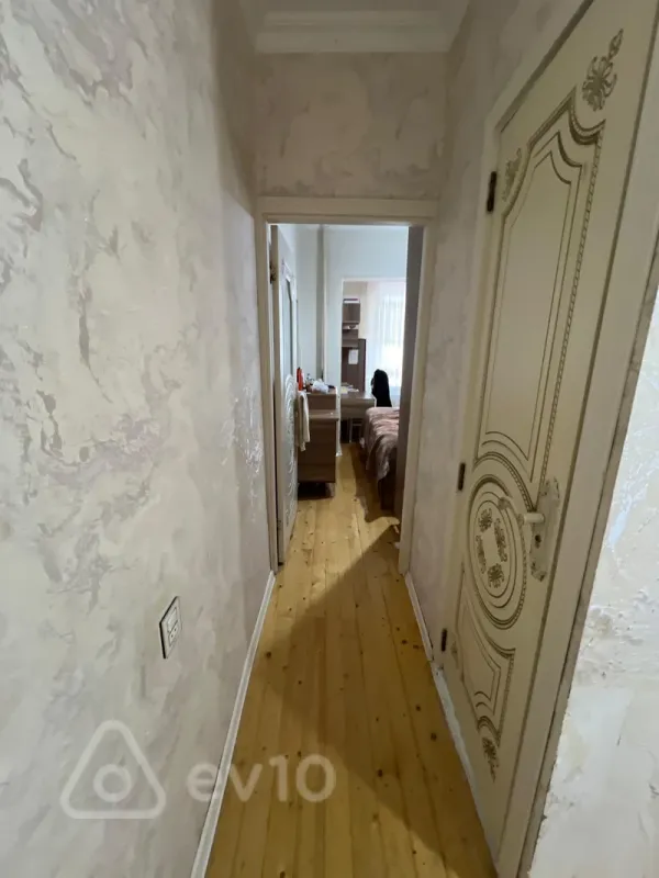 Satılır 2 otaqlı köhnə tikili 45 m²