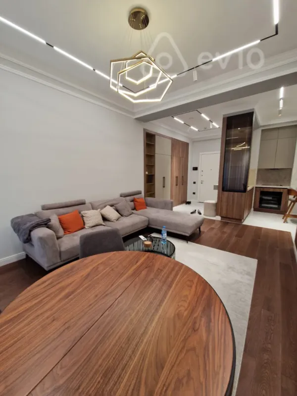 Kirayə verilir 2 otaqlı yeni tikili 65 m²