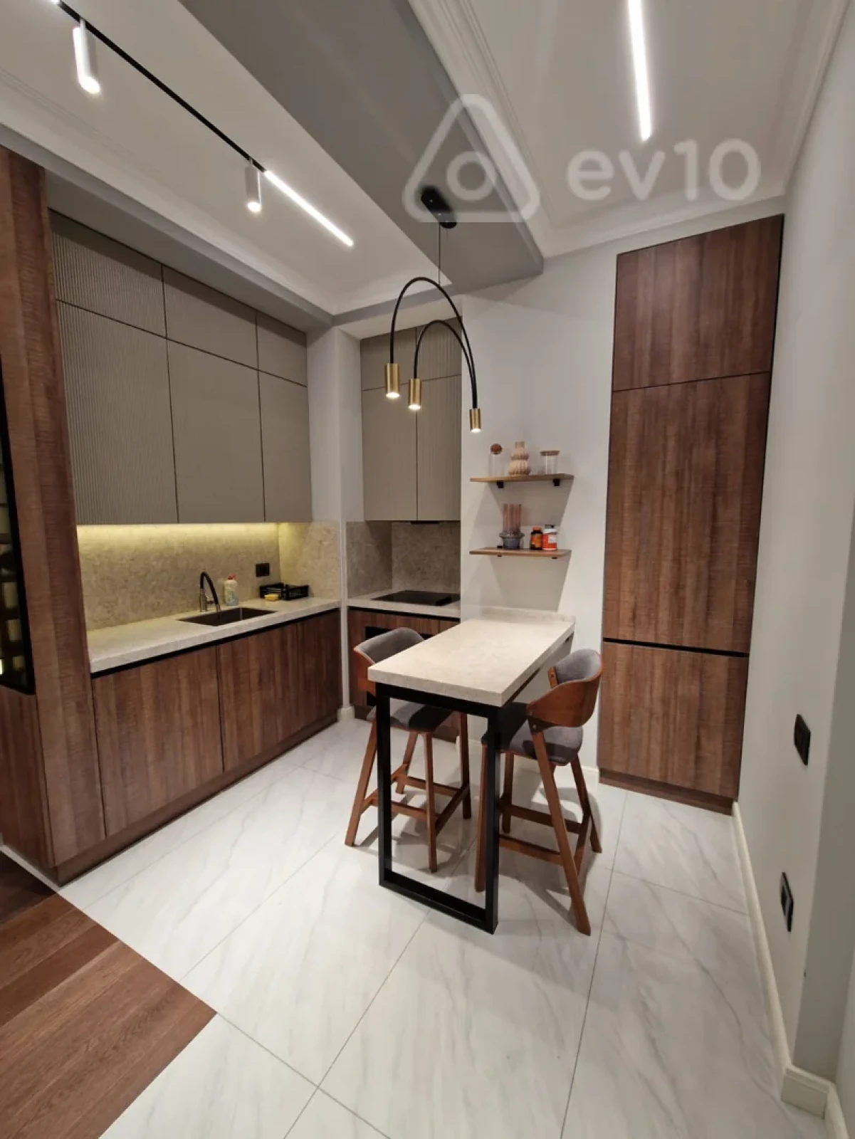 Kirayə verilir 2 otaqlı yeni tikili 65 m²