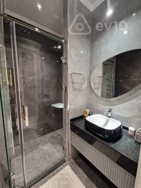 Kirayə verilir 2 otaqlı yeni tikili 65 m²