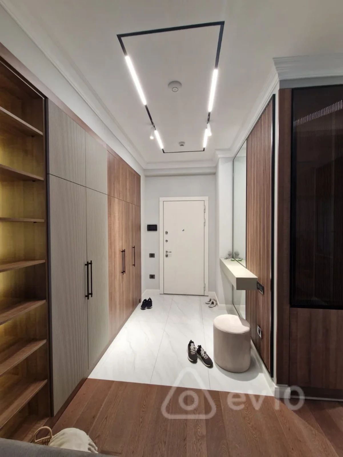 Kirayə verilir 2 otaqlı yeni tikili 65 m²