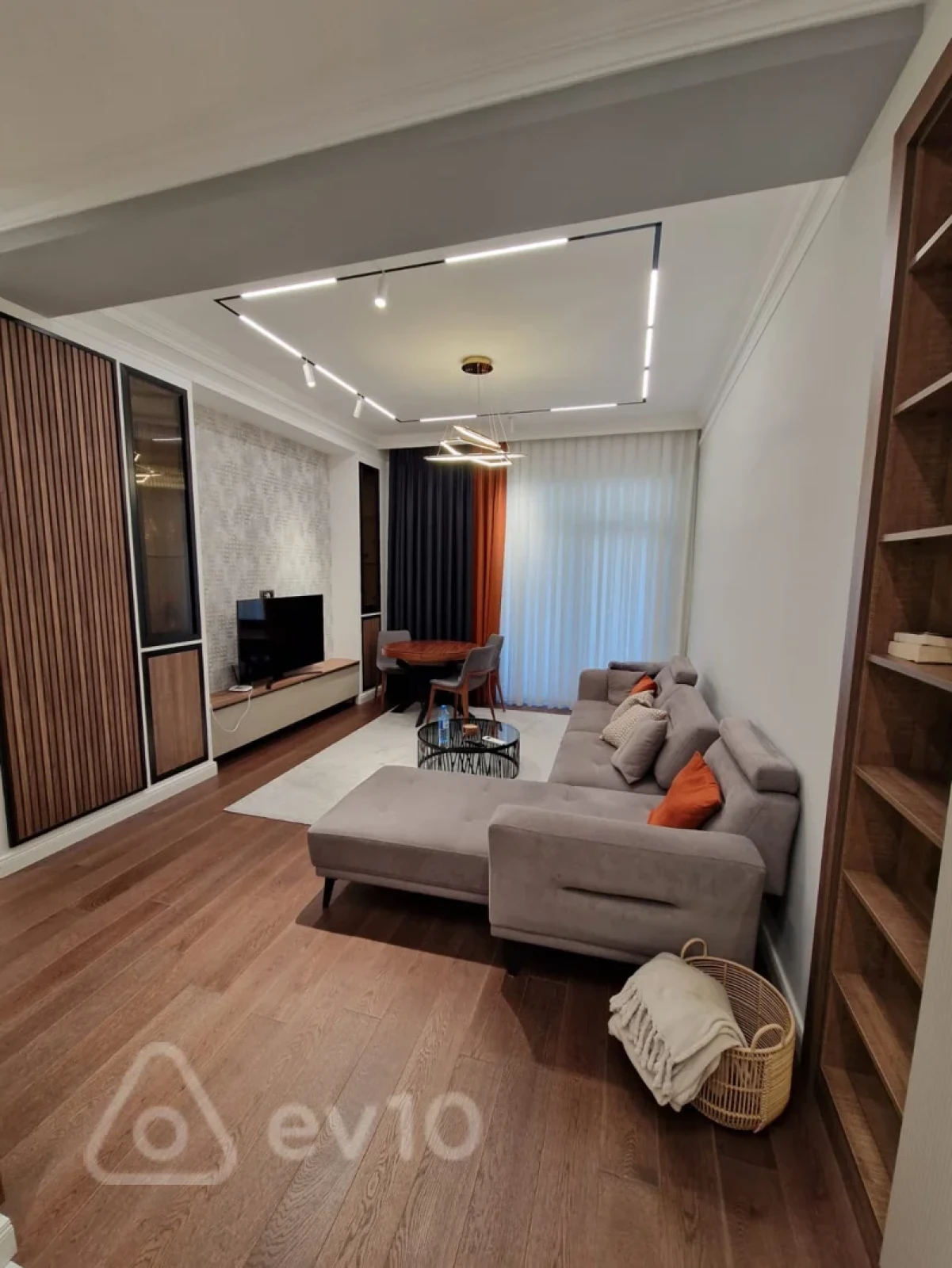 Kirayə verilir 2 otaqlı yeni tikili 65 m²