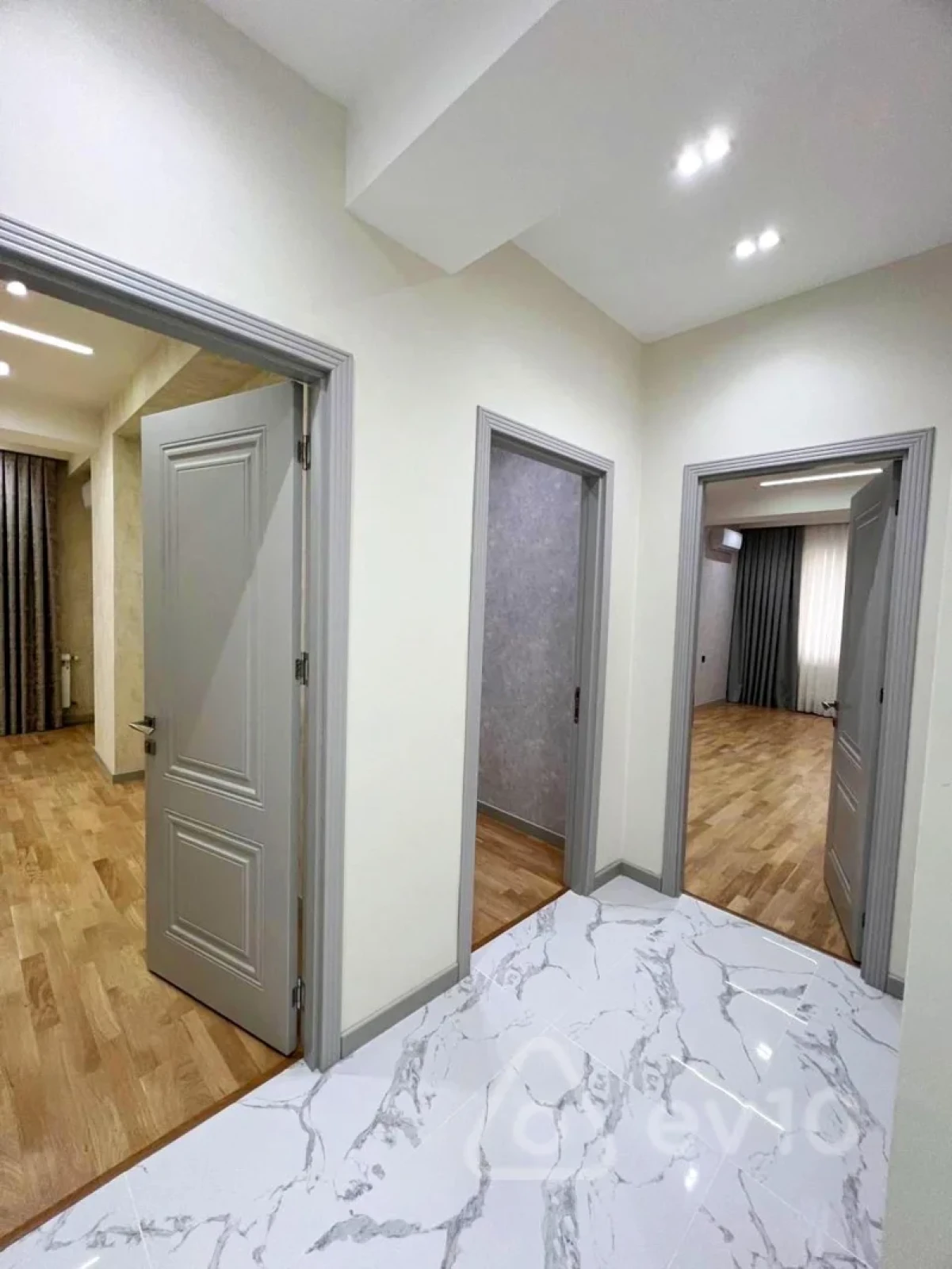 Satılır 4 otaqlı yeni tikili 193 m²