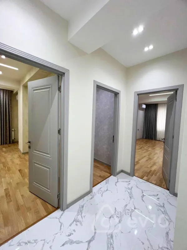 Satılır 4 otaqlı yeni tikili 193 m²
