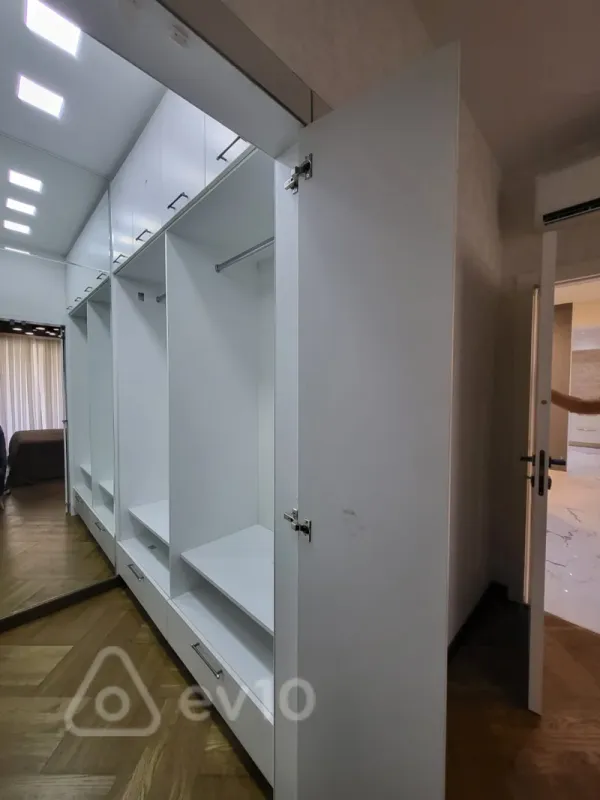Kirayə verilir 3 otaqlı yeni tikili 110 m²