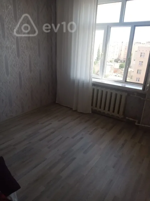 Satılır 5 otaqlı köhnə tikili 120 m²