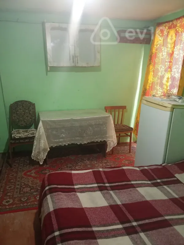 Kirayə verilir 1 otaqlı həyət evi 20 m²