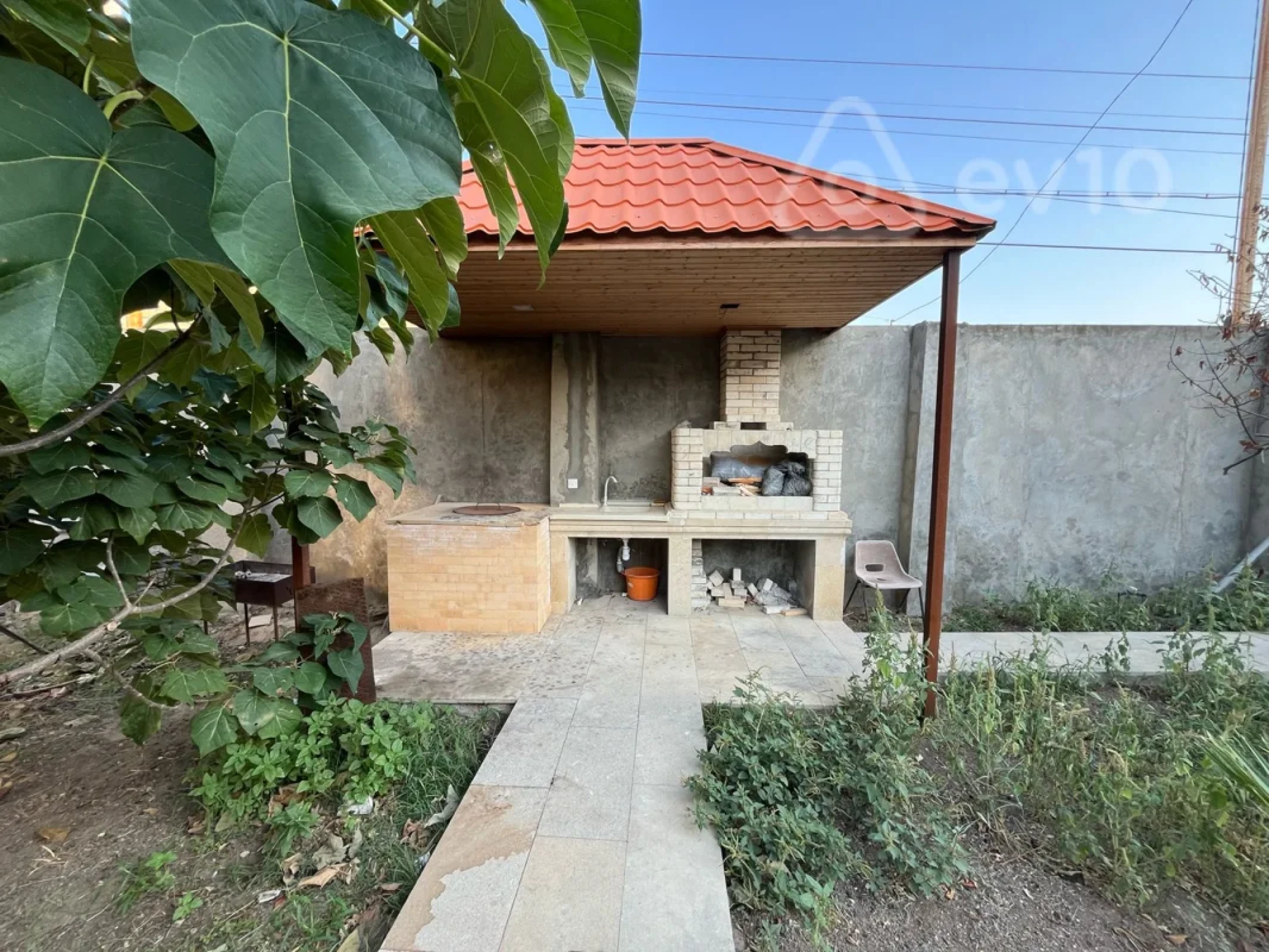 Satılır 7 otaqlı həyət evi 333 m²