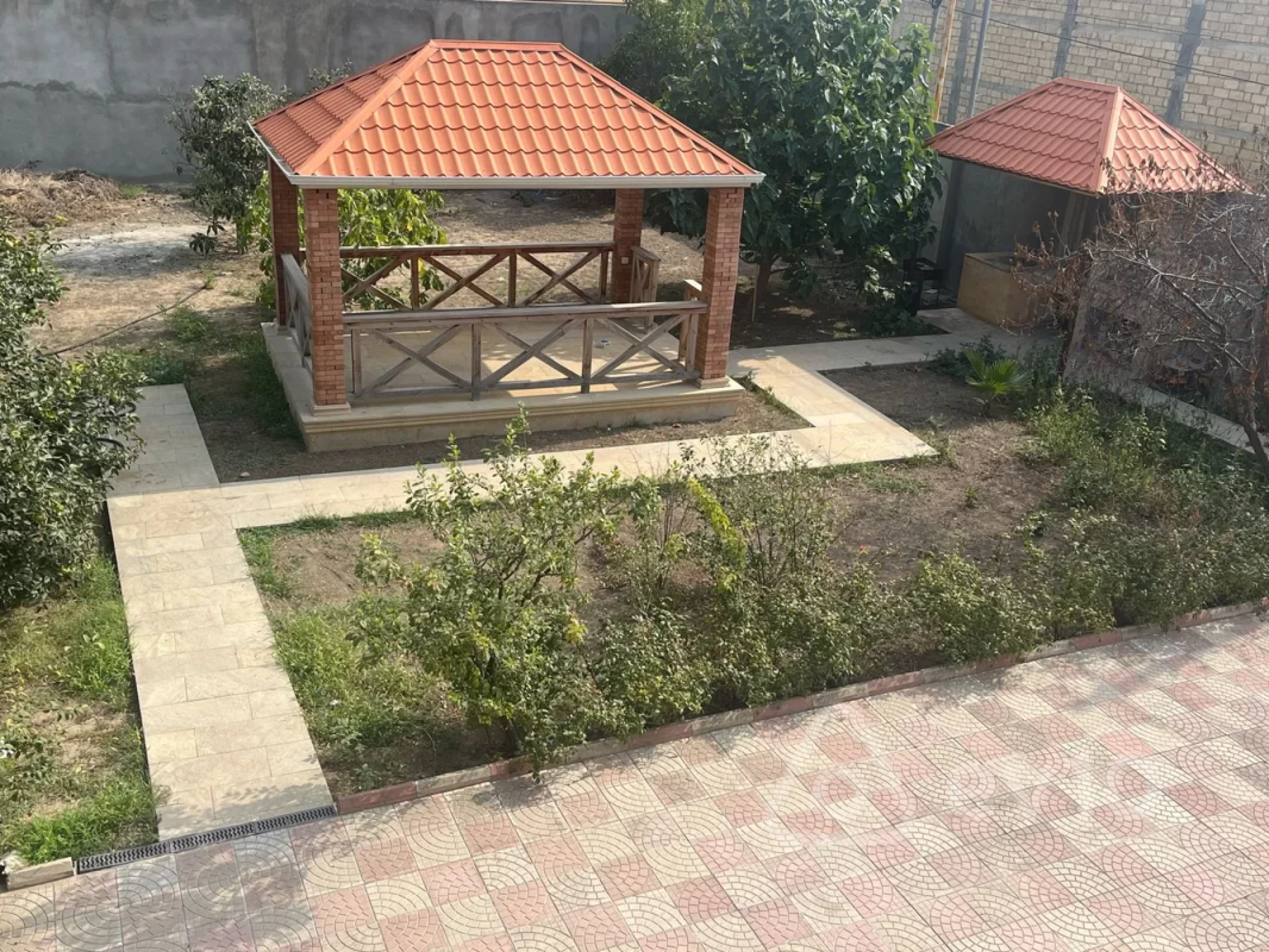 Satılır 7 otaqlı həyət evi 333 m²