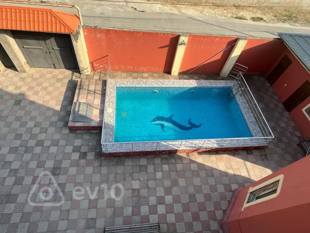 Satılır 7 otaqlı həyət evi 333 m²