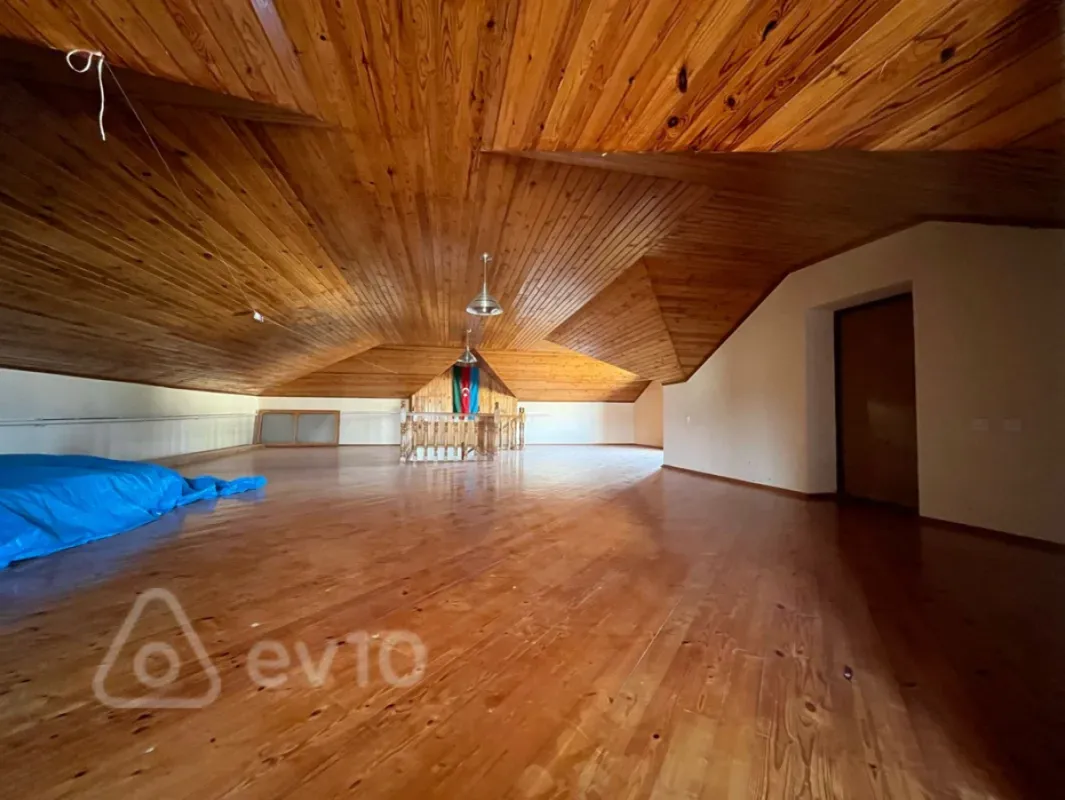 Satılır 7 otaqlı həyət evi 333 m²