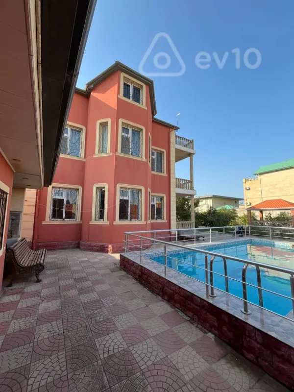 Satılır 7 otaqlı həyət evi 333 m²
