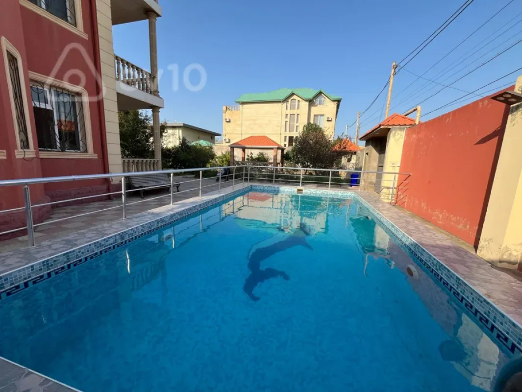 Satılır 7 otaqlı həyət evi 333 m²