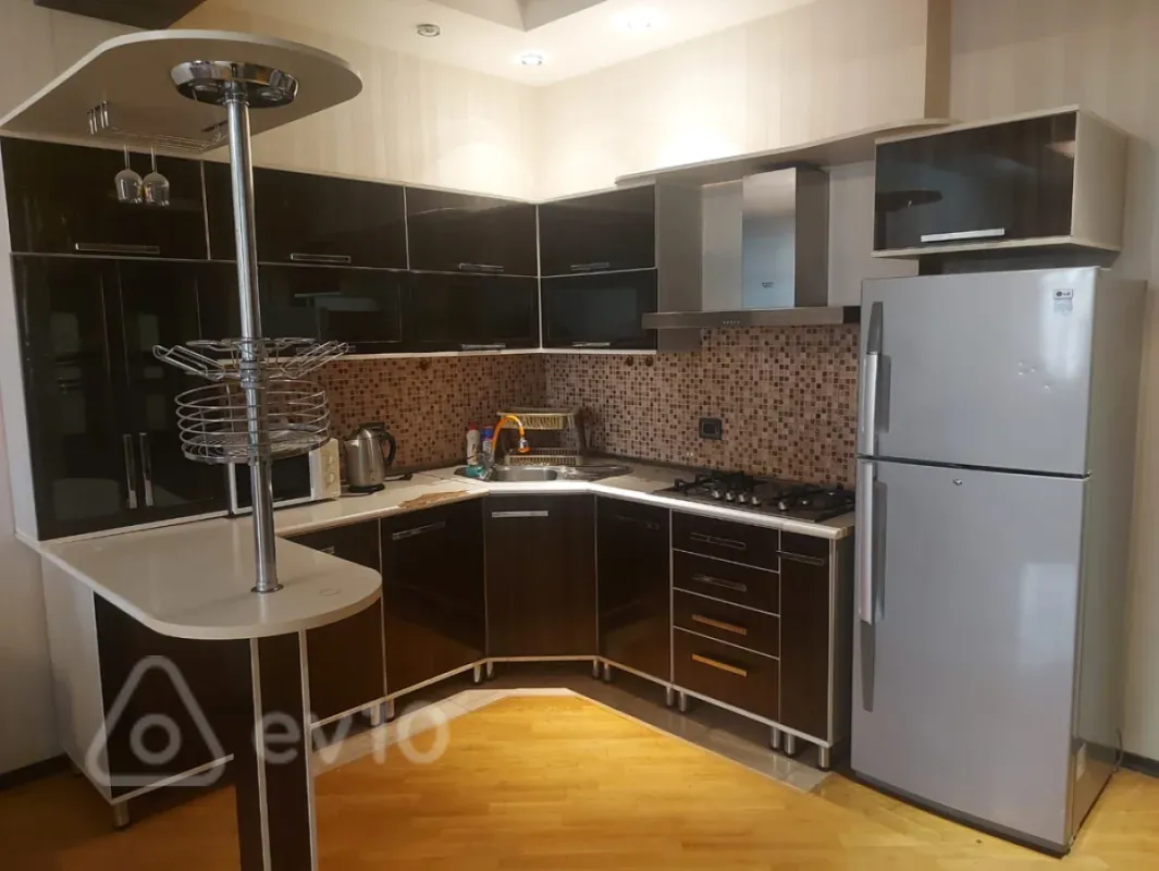 Kirayə verilir 2 otaqlı yeni tikili 80 m²