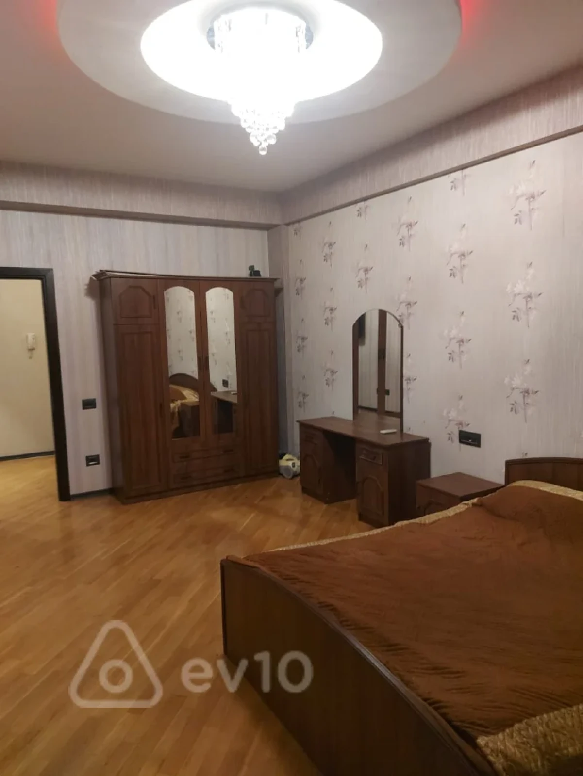 Kirayə verilir 2 otaqlı yeni tikili 80 m²