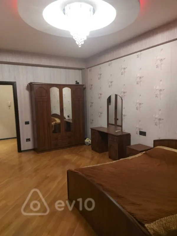 Kirayə verilir 2 otaqlı yeni tikili 80 m²