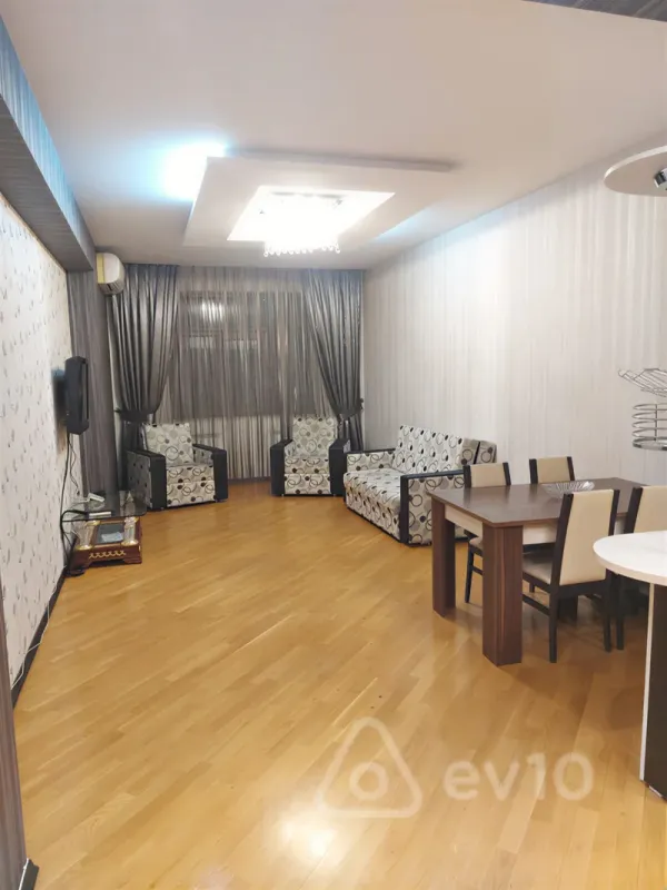 Kirayə verilir 2 otaqlı yeni tikili 80 m²