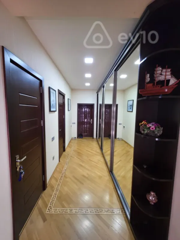 Kirayə verilir 2 otaqlı yeni tikili 90 m²