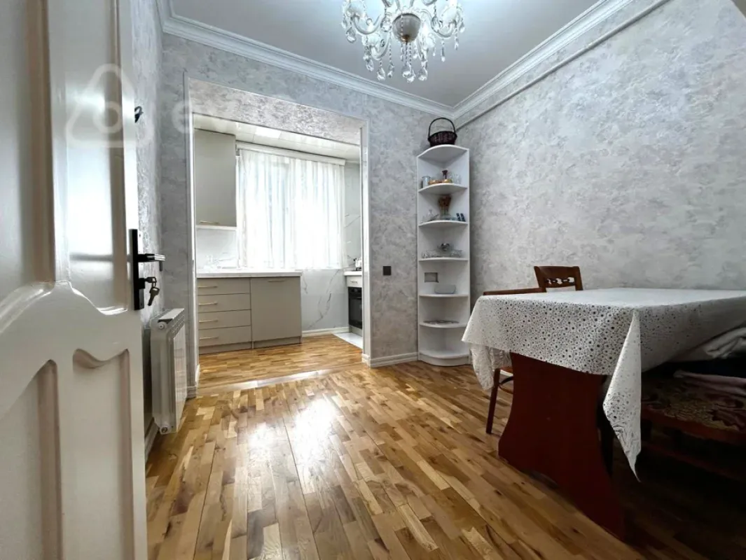 Satılır 3 otaqlı köhnə tikili 70 m²