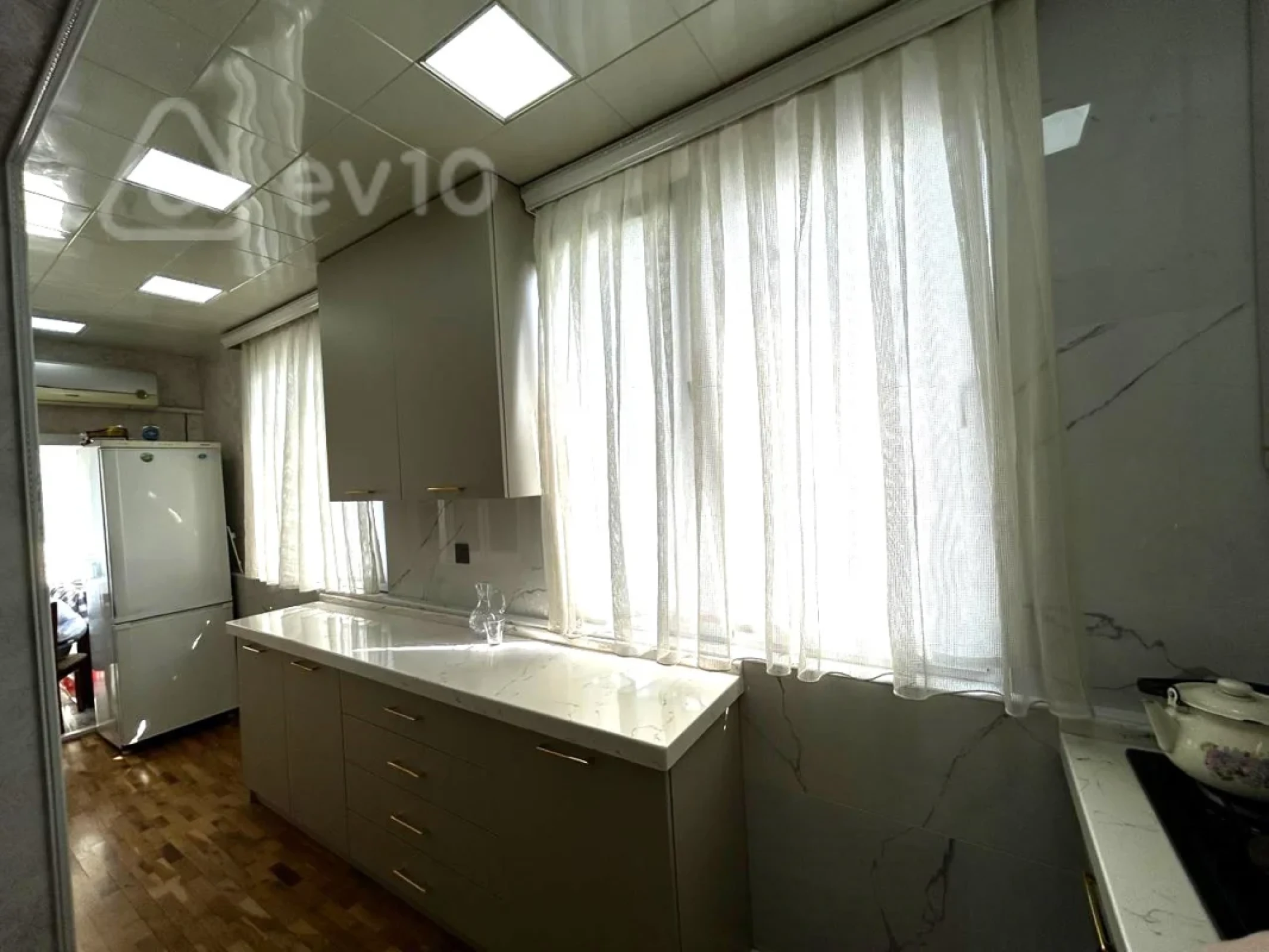 Satılır 3 otaqlı köhnə tikili 70 m²