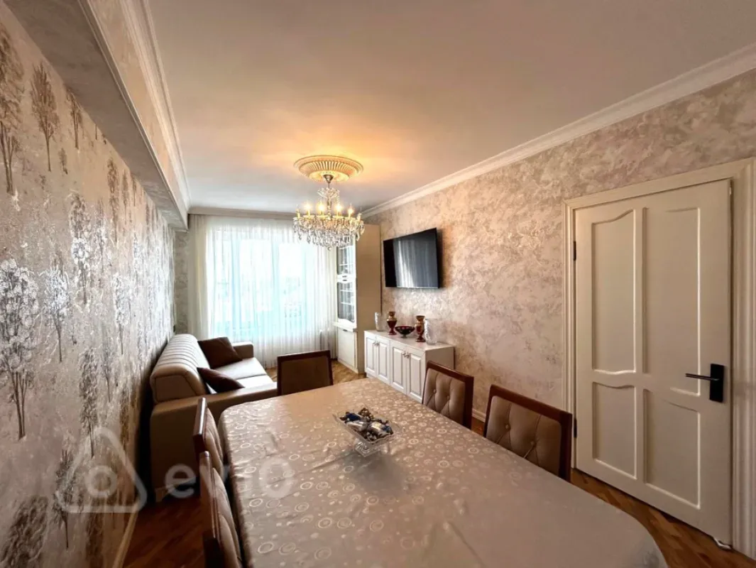 Satılır 3 otaqlı köhnə tikili 70 m²